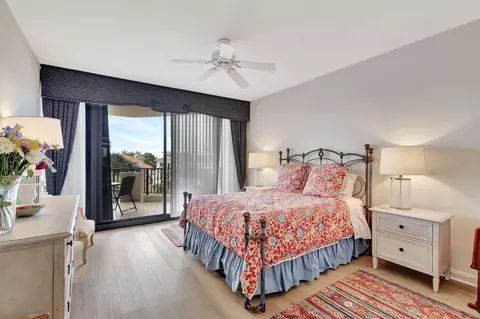 Bedroom - 800 Ocean Dr #404, Juno Beach, FL 33408 photo 3 of 4
