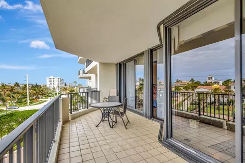 Exterior - 800 Ocean Dr #404, Juno Beach, FL 33408 photo 5 of 10