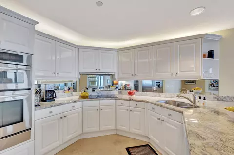 Kitchen - 800 Ocean Dr #404, Juno Beach, FL 33408 photo 2 of 6