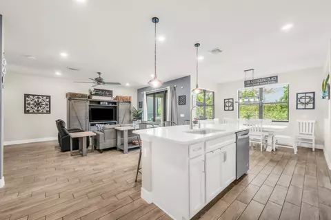 4819 Chantilly Rd, Lake Worth, FL 33467