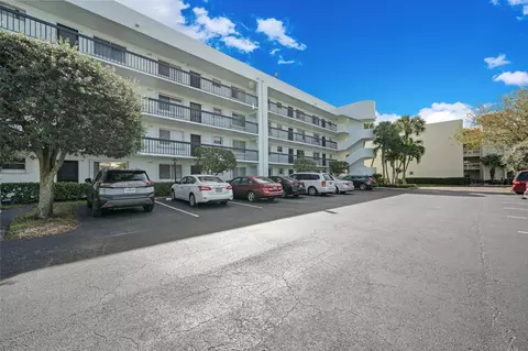 6698 10th Ave N #327, Lake Worth, FL 33467