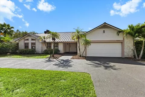 2350 NW 105th Ter, Coral Springs, FL 33065