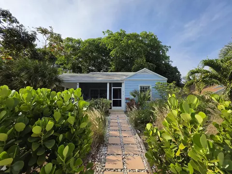 819 Valley Forge Rd, West Palm Beach, FL 33405