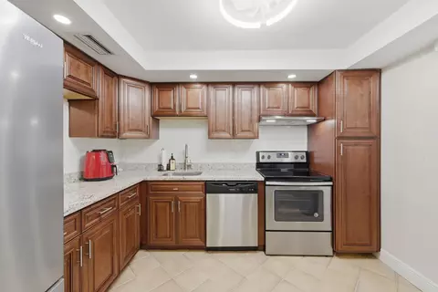 3231 Holiday Springs Blvd #110, Margate, FL 33063