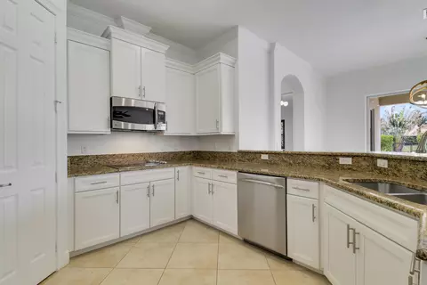 Kitchen - 119 Steeple Cir, Jupiter, FL 33458 photo 3 of 4