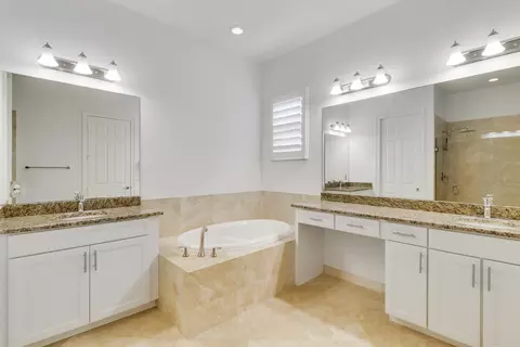 Bath - 119 Steeple Cir, Jupiter, FL 33458 photo 1 of 3