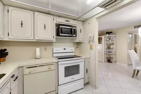 Kitchen - 14290 Nesting Way #A, Delray Beach, FL 33484 photo 5 of 5