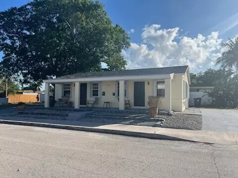 1202 S M St, Lake Worth Beach, FL 33460