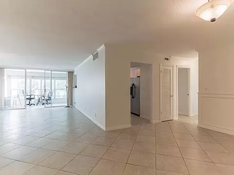 6901 Cypress Rd #C14, Plantation, FL 33317