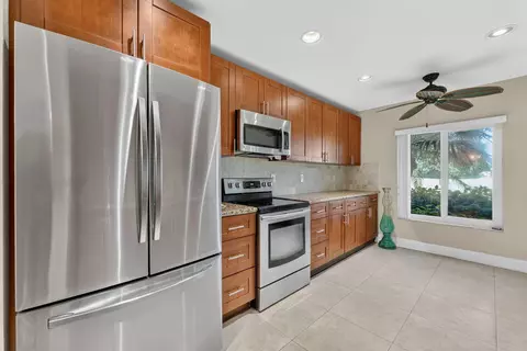 Kitchen - 16353 Malibu Dr #61, Weston, FL 33326 photo 1 of 3