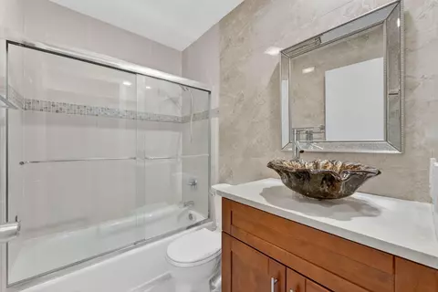 Bath - 16353 Malibu Dr #61, Weston, FL 33326 photo 1 of 2
