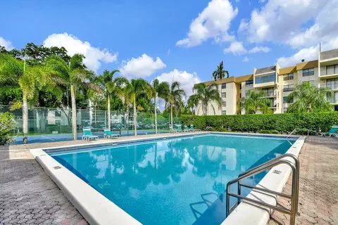 4164 Inverrary Dr #601, Lauderhill, FL 33319