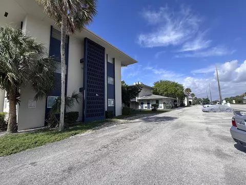 1150 E Sample Rd #204, Pompano Beach, FL 33064