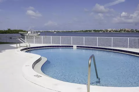 301 Croton Ave #405, Lantana, FL 33462