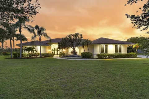 8667 Steeplechase Dr, Palm Beach Gardens, FL 33418
