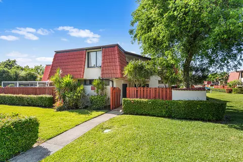 3856 Victoria Dr, West Palm Beach, FL 33406