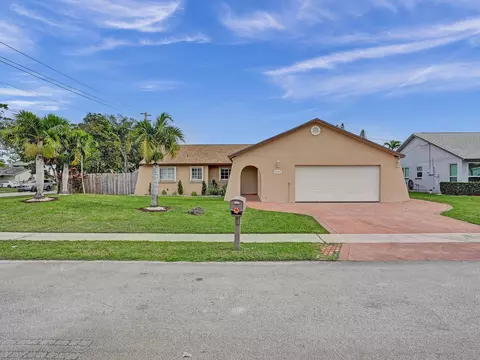 4950 NW 85th Ter, Lauderhill, FL 33351