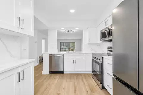 7290 Kinghurst Dr #301, Delray Beach, FL 33446
