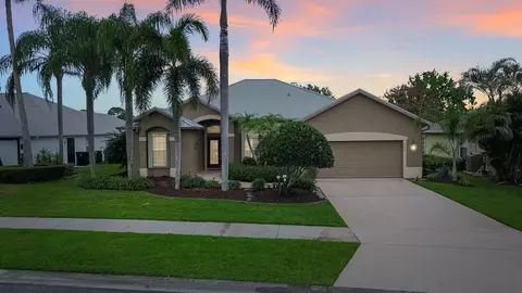 208 SW Whitewood Dr, Port Saint Lucie, FL 34953