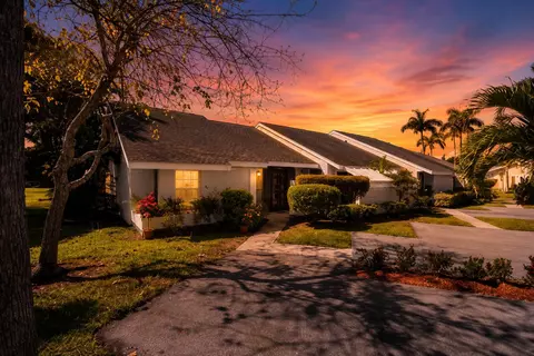 10776 Waterberry Dr, Boca Raton, FL 33498