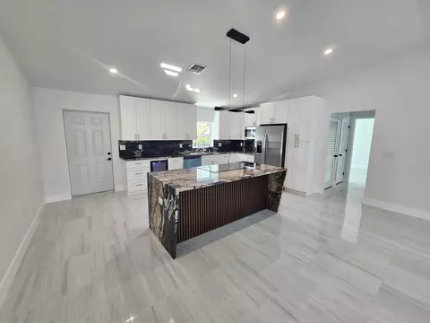 Kitchen - 2964 NW 36th Ave, Okeechobee, FL 34972 photo 3 of 4