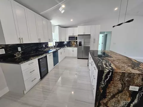 Kitchen - 2964 NW 36th Ave, Okeechobee, FL 34972 photo 2 of 4