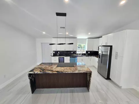 Kitchen - 2964 NW 36th Ave, Okeechobee, FL 34972 photo 4 of 4