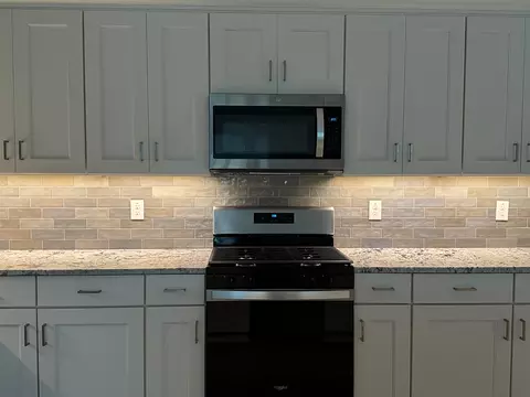 Kitchen - 9031 SW 75th Loop, Ocala, FL 34481 photo 2 of 5