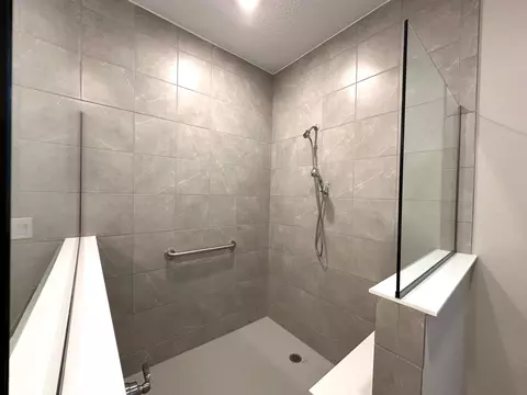 Bath - 9031 SW 75th Loop, Ocala, FL 34481 photo 2 of 5