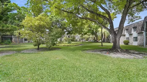 3105 Oakland Shores Dr #J207, Oakland Park, FL 33309