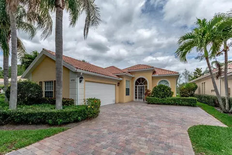 4705 Dovehill Dr, Palm Beach Gardens, FL 33418