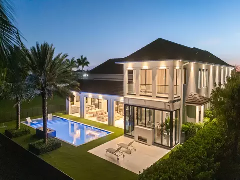 3916 Country Club Ln, Fort Lauderdale, FL 33308