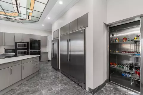 Kitchen - 1800 Eagle Trace Blvd, Coral Springs, FL 33071 photo 7 of 8