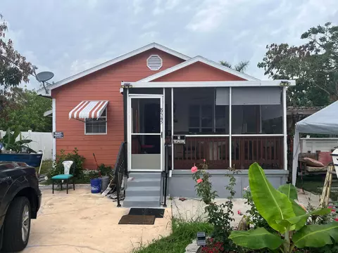 8545 SE Mars St, Hobe Sound, FL 33455