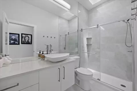Bath - 169 Hampton Cir, Jupiter, FL 33458 photo 4 of 4