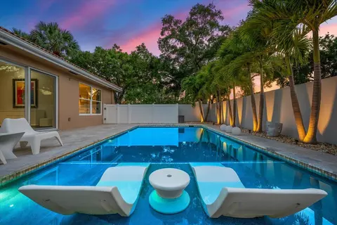 Exterior - 169 Hampton Cir, Jupiter, FL 33458 photo 4 of 10