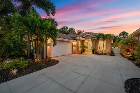 Exterior - 169 Hampton Cir, Jupiter, FL 33458 photo 2 of 10