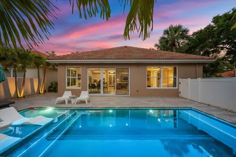 Exterior - 169 Hampton Cir, Jupiter, FL 33458 photo 7 of 10