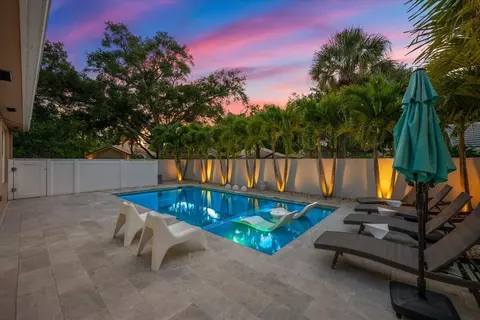 Exterior - 169 Hampton Cir, Jupiter, FL 33458 photo 6 of 10