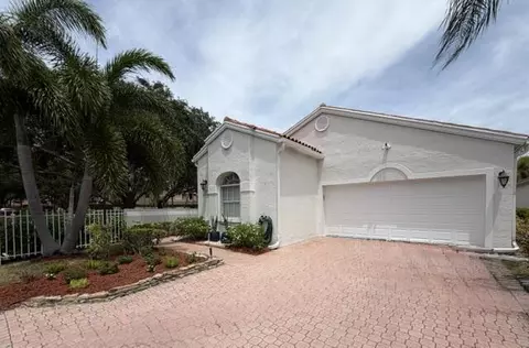 3963 Redondo Ct, Boca Raton, FL 33487
