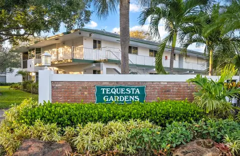 8 Garden St #106R, Tequesta, FL 33469