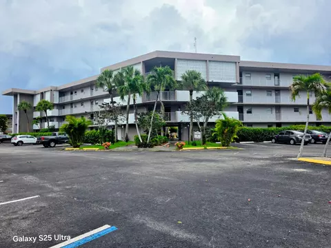 2800 NW 47th Ter #206B, Lauderdale Lakes, FL 33313
