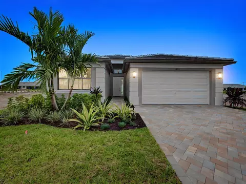 12516 SW Compass Point Dr, Port Saint Lucie, FL 34987