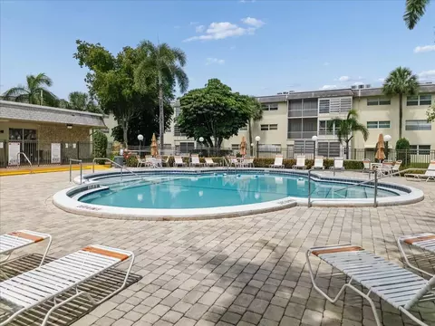4411 NW 16th St #206, Lauderhill, FL 33313