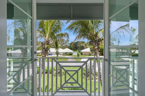 Exterior - 91 Golfview Dr, Tequesta, FL 33469 photo 9 of 15