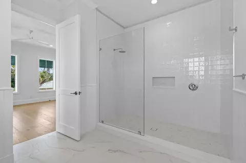 Bath - 91 Golfview Dr, Tequesta, FL 33469 photo 12 of 13