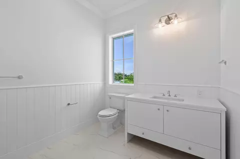 Bath - 91 Golfview Dr, Tequesta, FL 33469 photo 11 of 13
