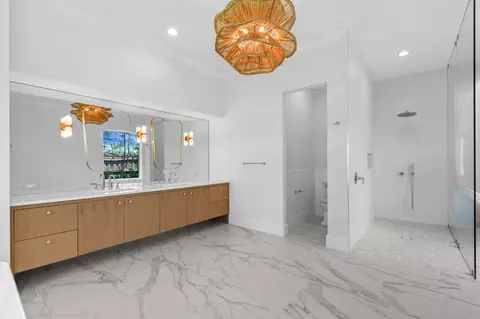 Bath - 91 Golfview Dr, Tequesta, FL 33469 photo 3 of 13
