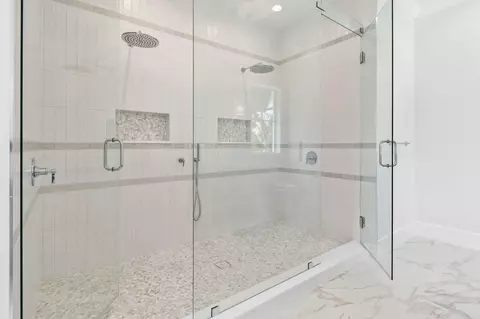 Bath - 91 Golfview Dr, Tequesta, FL 33469 photo 6 of 13