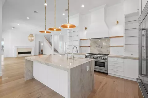 Kitchen - 91 Golfview Dr, Tequesta, FL 33469 photo 2 of 3
